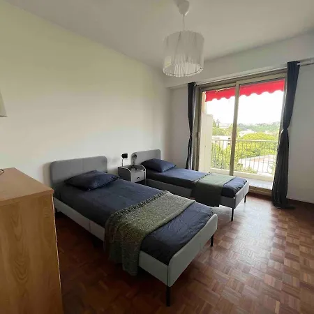 Beautiful Pool & Garage View Apartman