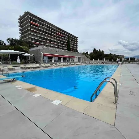 Apartman Beautiful Pool & Garage View *