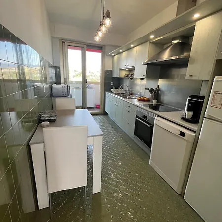 Beautiful Pool & Garage View Apartman Nizza