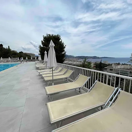 Beautiful Pool & Garage View Νίκαια