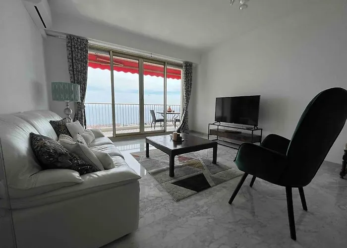 Beautiful Pool & Garage View * ניס