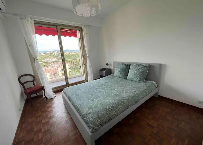 Beautiful Pool & Garage View * ניס