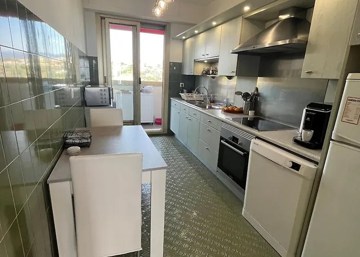 Beautiful Pool & Garage View Apartament Nicea